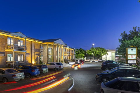 Adelaide Inn - Accommodation Directory 0
