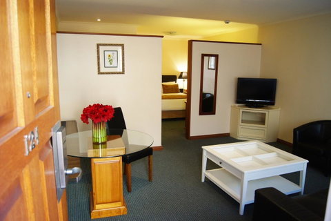 Adelaide Inn - Accommodation Directory 9