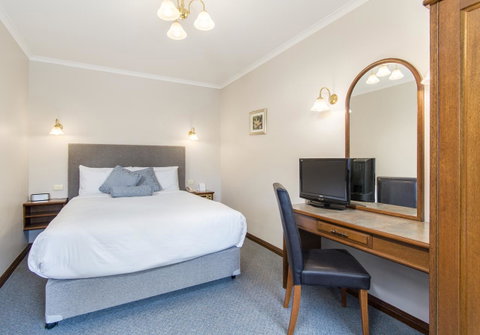 Adelaide Inn - Accommodation Directory 4