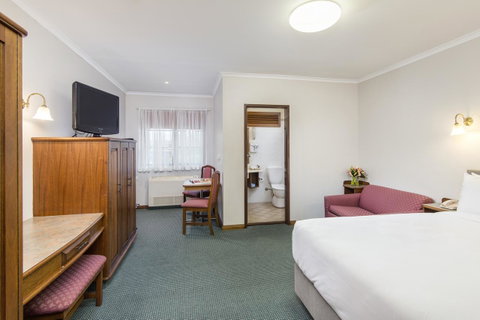 Adelaide Inn - Accommodation Directory 10