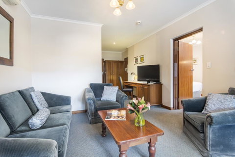 Adelaide Inn - Accommodation Directory 15