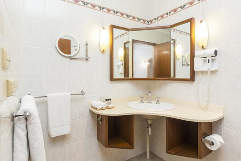 Adelaide Inn - Accommodation Directory 11