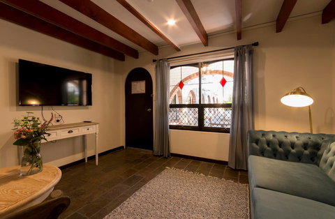 The Manor Basket Range - Accommodation Directory 7