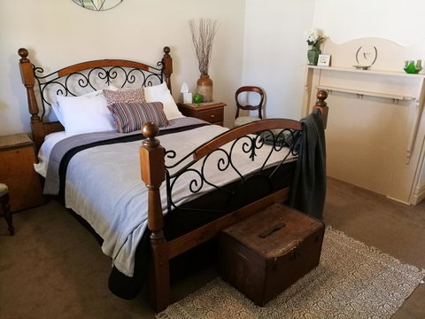 Hilda Anna's - Accommodation Directory 20