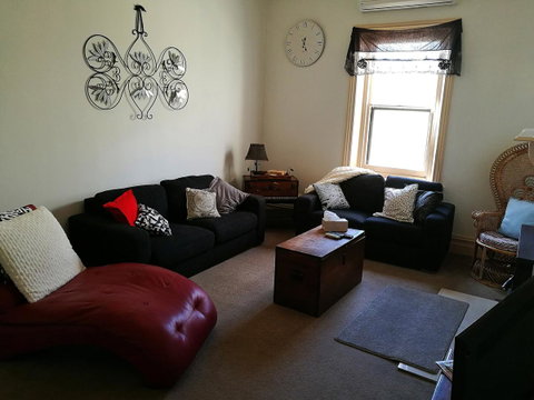 Hilda Anna's - Accommodation Directory 28