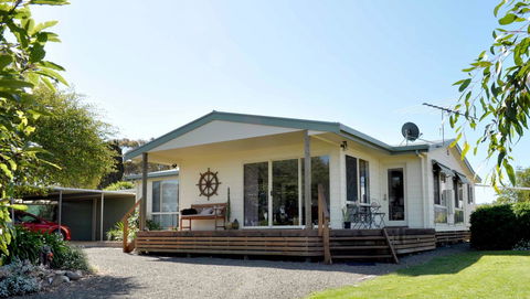 Admirals Inn - Accommodation Directory 4