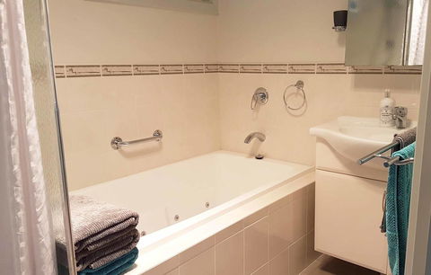 Admirals Inn - Accommodation Directory 5