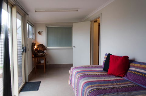 Admirals Inn - Accommodation Directory 18