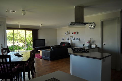 Admirals Inn - Accommodation Directory 9