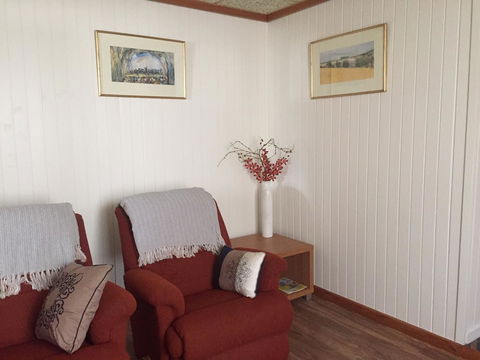 Kingscote Central - Accommodation Directory 0