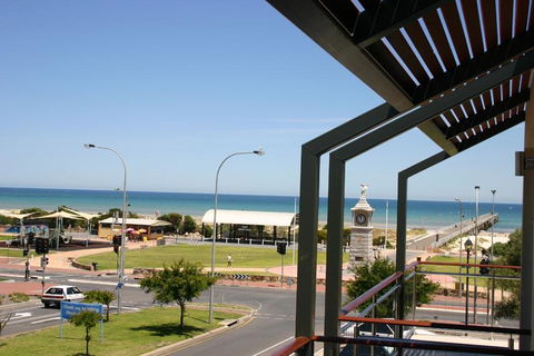 Semaphore Blue Apartments - Accommodation Directory 12
