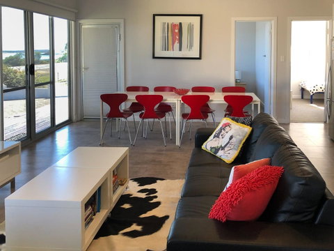 Beachview - Accommodation Directory 9