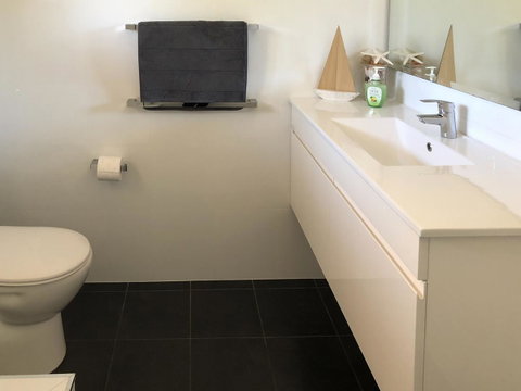 Beachview - Accommodation Directory 23