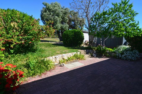 Beachview - Accommodation Directory 32