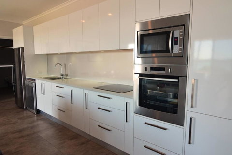 Beachview - Accommodation Directory 12