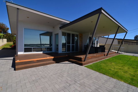 Beachview - Accommodation Directory 1