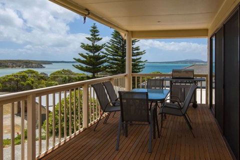 Bimbadeen - Accommodation Directory 1