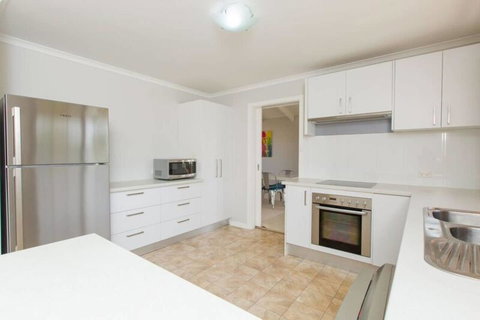 Bimbadeen - Accommodation Directory 3