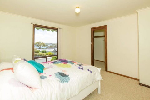 Bimbadeen - Accommodation Directory 5