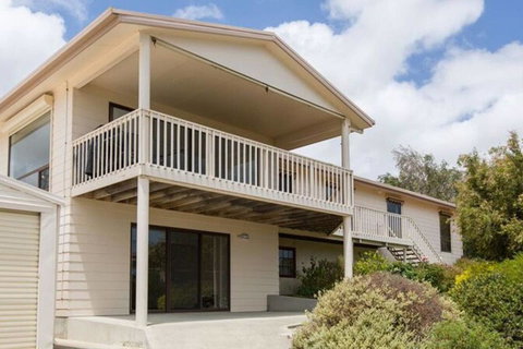 Bimbadeen - Accommodation Directory 0