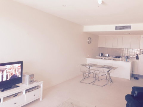 Breakwater Apartment - Accommodation Directory 14