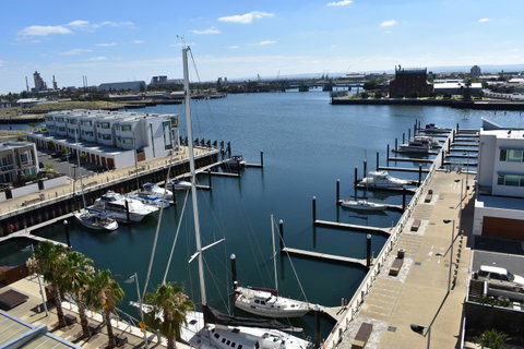 Breakwater Apartment - Accommodation Directory 2