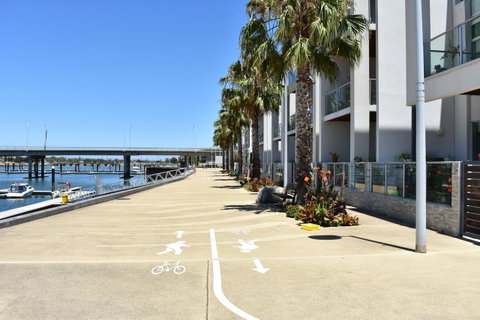 Breakwater Apartment - Accommodation Directory 5