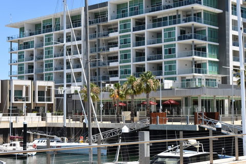 Breakwater Apartment - Accommodation Directory 0