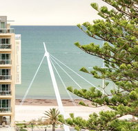 Beachside luxury  comfort ocean views in Glenelg - Accommodation Directory