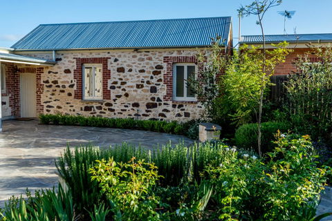 OXENBERRY FARM - Accommodation Directory 7