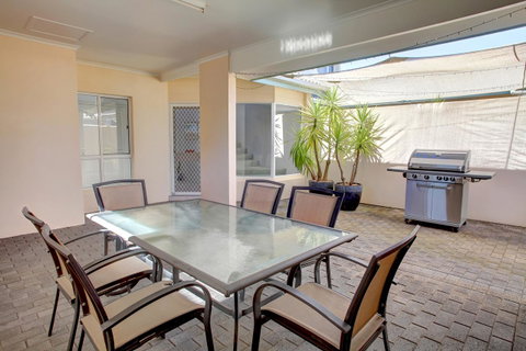 Bay Bliss - Accommodation Directory 2