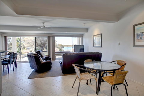 Bay Bliss - Accommodation Directory 8