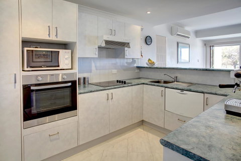 Bay Bliss - Accommodation Directory 7