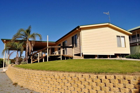Baywatch - Accommodation Directory 14