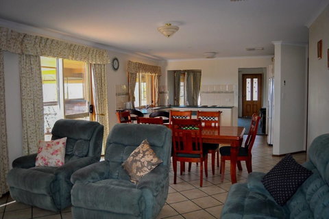 Baywatch - Accommodation Directory 15