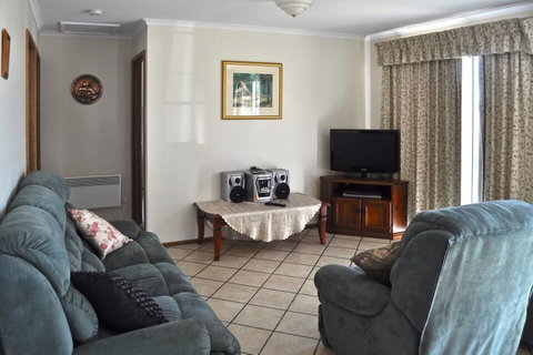 Baywatch - Accommodation Directory 10