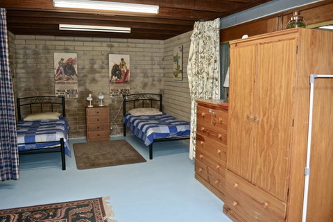Dolphinview - Accommodation Directory 10