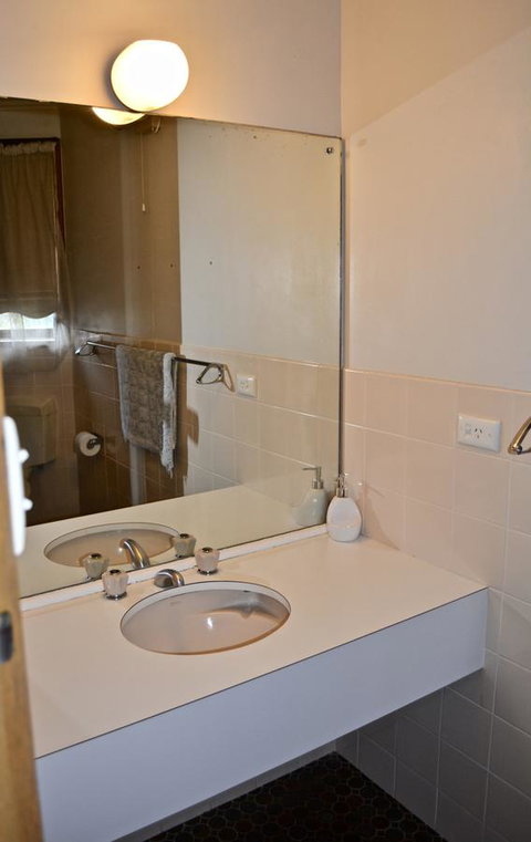 Dolphinview - Accommodation Directory 8
