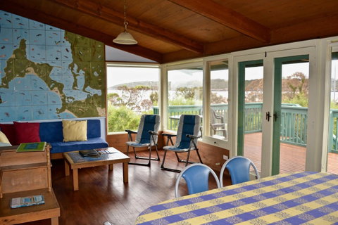 Dolphinview - Accommodation Directory 2