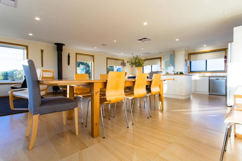 Southern Ocean Lookout - Accommodation Directory 8