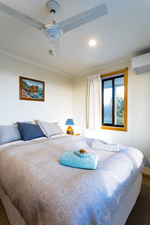 Southern Ocean Lookout - Accommodation Directory 3