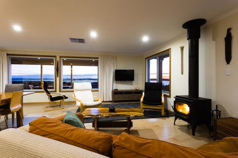 Southern Ocean Lookout - Accommodation Directory 7