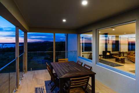 Southern Ocean Lookout - Accommodation Directory 13