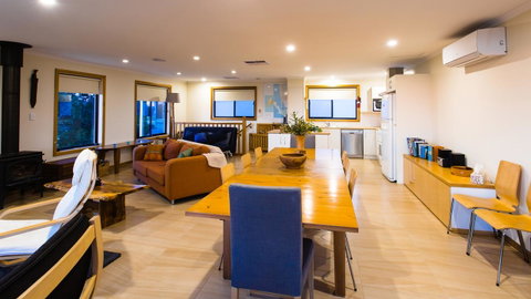 Southern Ocean Lookout - Accommodation Directory 9