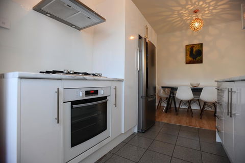Glenelg Holiday Apartments-The Broadway - Accommodation Directory 3