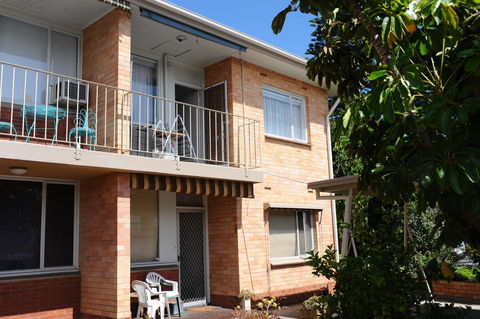 Glenelg Holiday Apartments-The Broadway - Accommodation Directory 8
