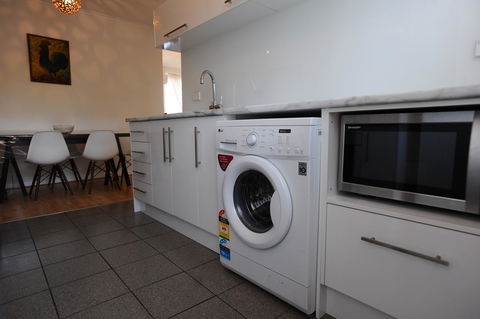 Glenelg Holiday Apartments-The Broadway - Accommodation Directory 4