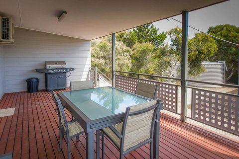 Desert Pea - Accommodation Directory 1