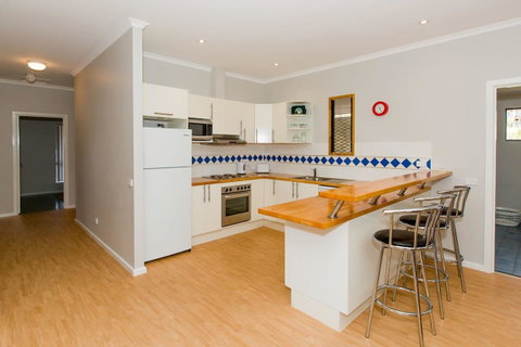 Desert Pea - Accommodation Directory 7