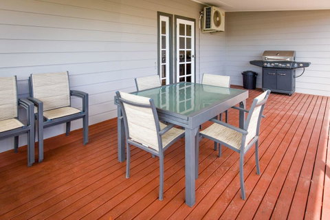Desert Pea - Accommodation Directory 2